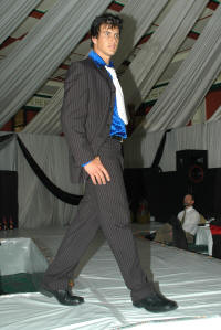 19_11_329.JPG (3305930 bytes)