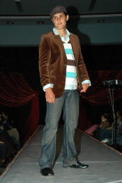 27_05_418.JPG (4610507 bytes)