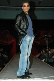 27_05_451.JPG (6355994 bytes)